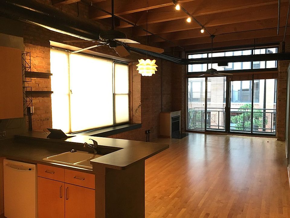 1st image of 701 W Jackson Blvd APT 201