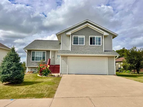 2429 Russell Dr, Iowa City, IA 52240