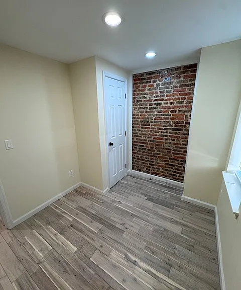 832 S Kenwood Ave — Photo 8