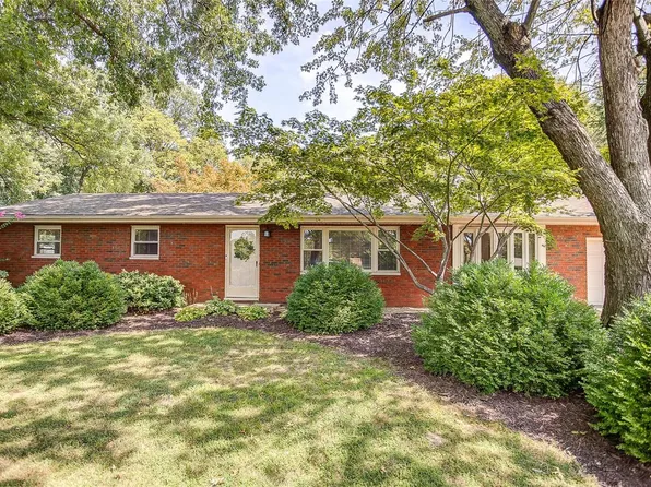 128 Roger Dr, Collinsville, IL 62234