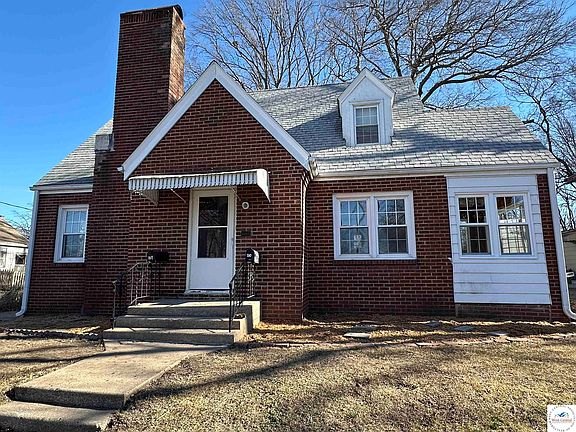 2nd image of 404 S Main St