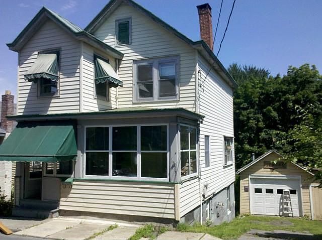 2nd image of 72 Moore St
