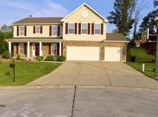 22 Heritage Pointe Cir, Fenton, MO 63026