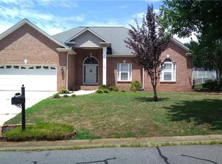 5784 Beaver Pond Trl, Pfafftown, NC 27040