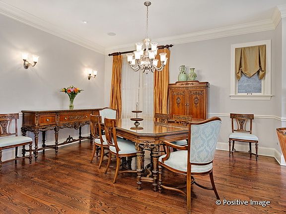 4th image of 3425 N Seeley Ave #1