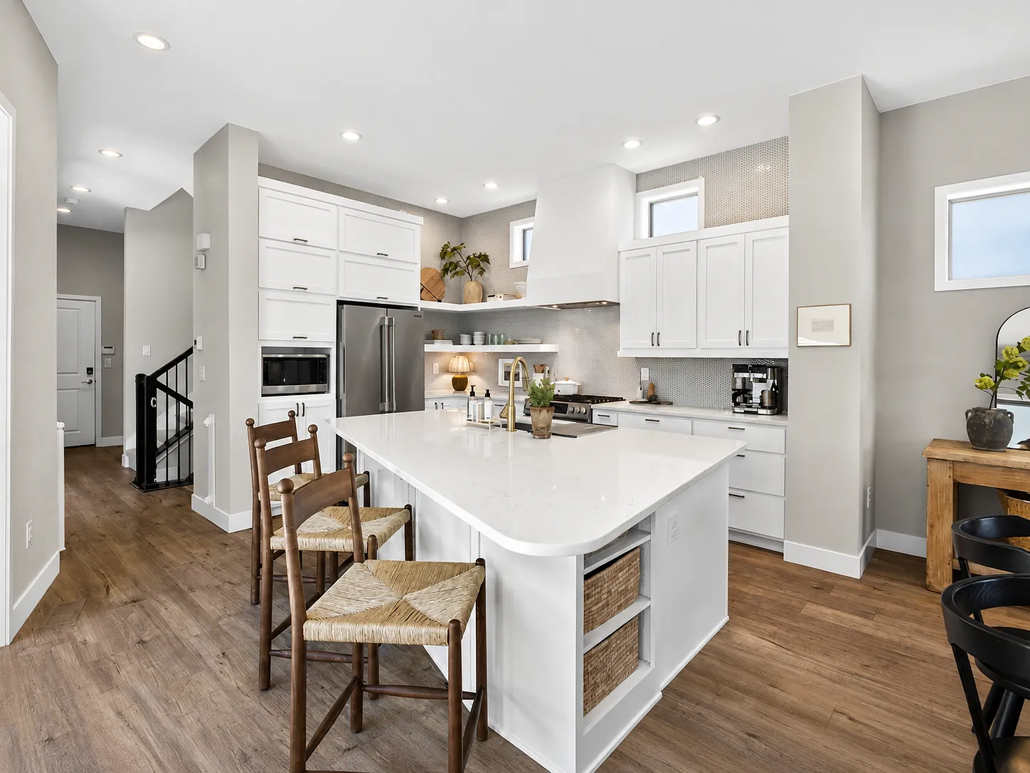4 bed, 3158 sqft, $4,200 — Photo 3