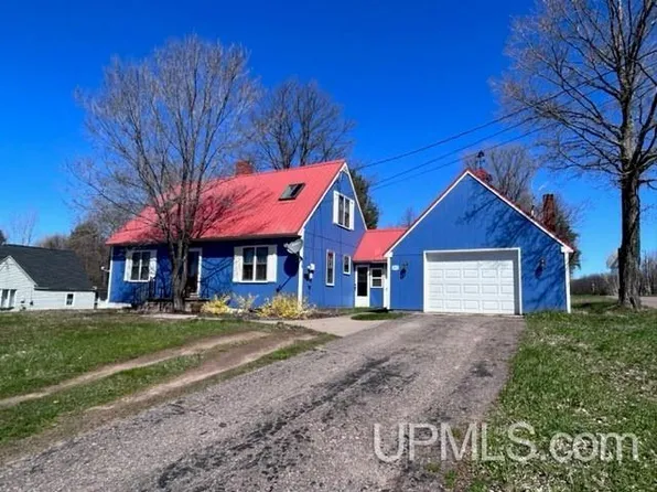 901 Fir St, Hancock, MI 49930