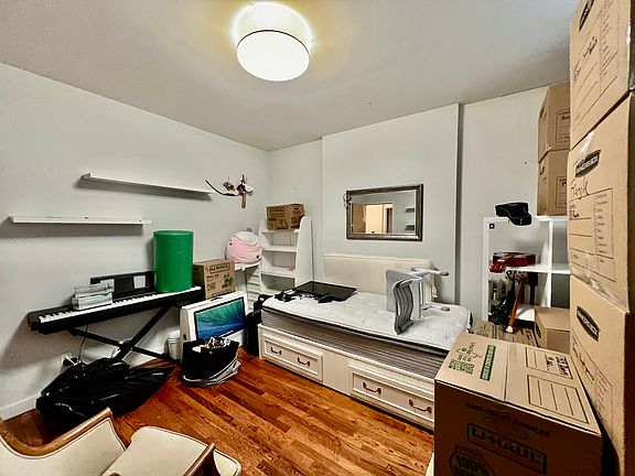 4th image of 219 6th Ave #1
