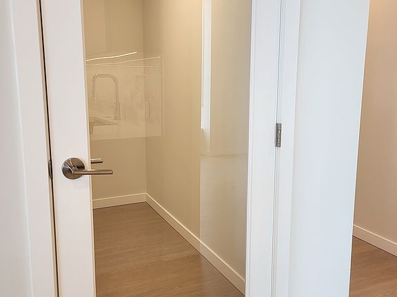 5th image of 2108 Gilmore Ave #37XX