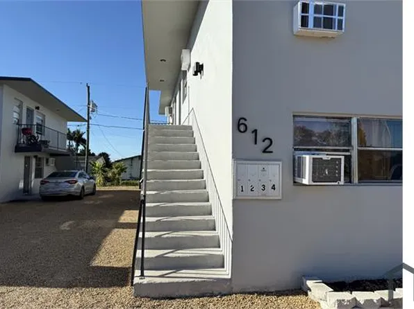 620 SW 6th St, Belle Glade, FL 33430