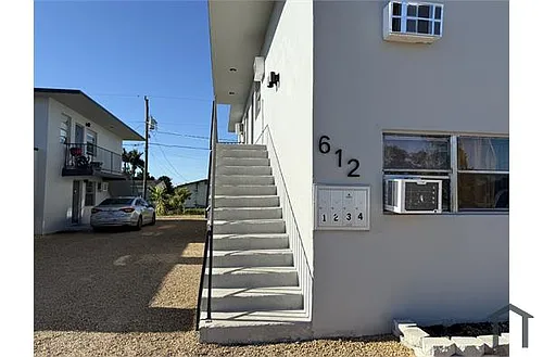 620 SW 6th St Photo 1