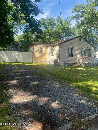 61 Cooney Ave Photo 1