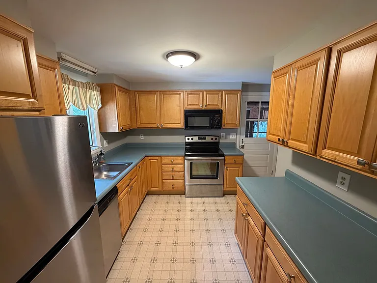 164 Mayo Rd — Photo 5