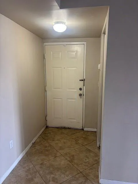 2 bed, 2.0 bath, 1124 sqft, $2,400 — Photo 2