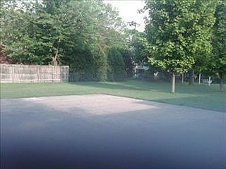 5th image of 729 Highland Ave