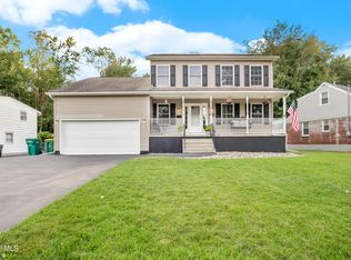 1078 Eugene Dr, Schenectady, NY 12303