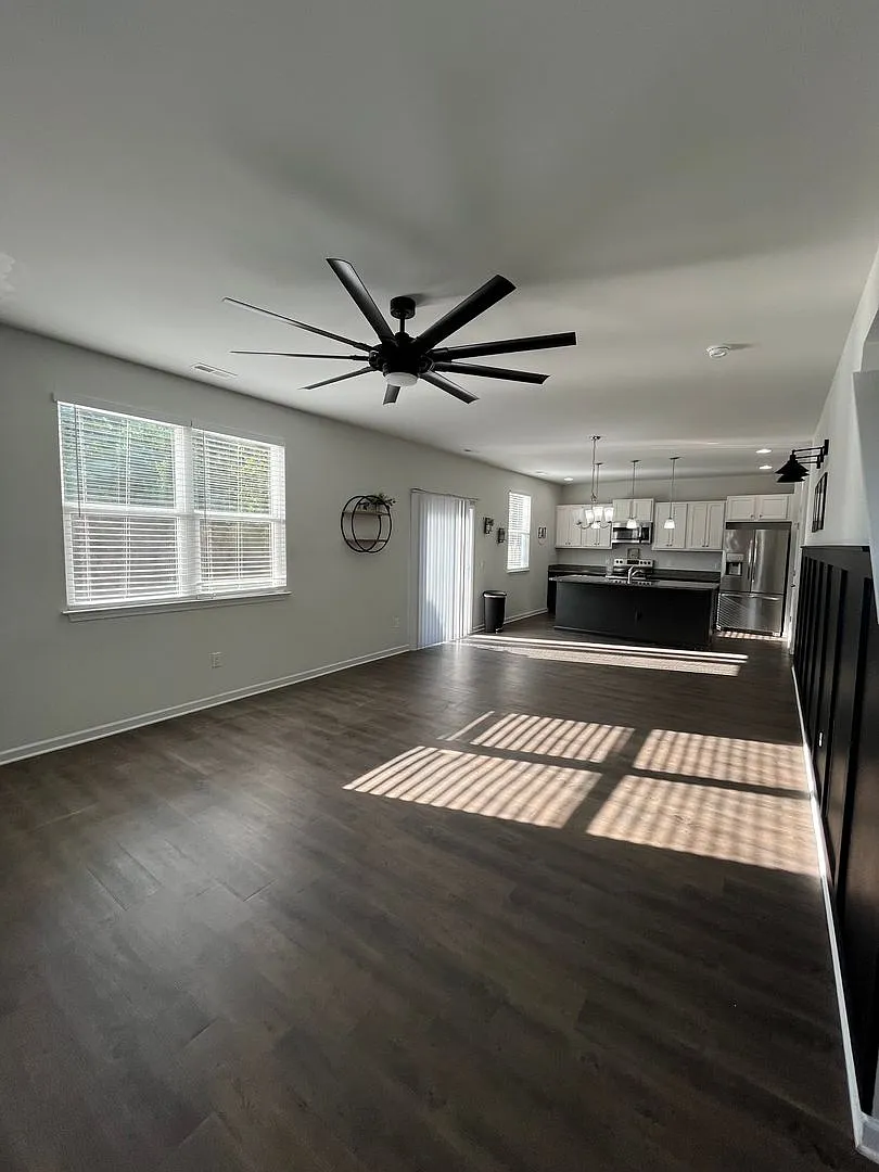 Beautiful 4-Bedroom Home in Leland! — Photo 4