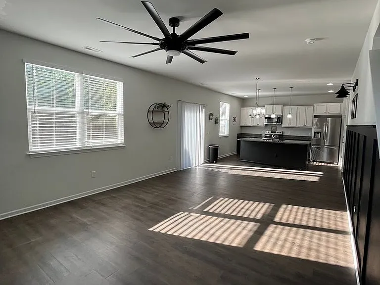 751 Stradleigh Ct — Photo 5