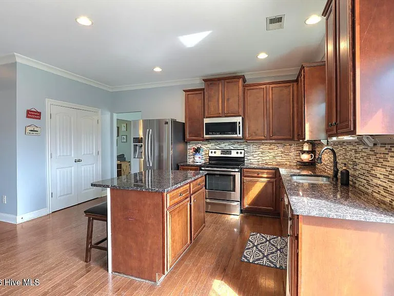1421 Dooley Ln — Photo 13