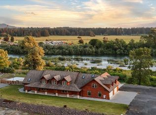 300 Cedar Lodge Ln, Smith River, CA 95567