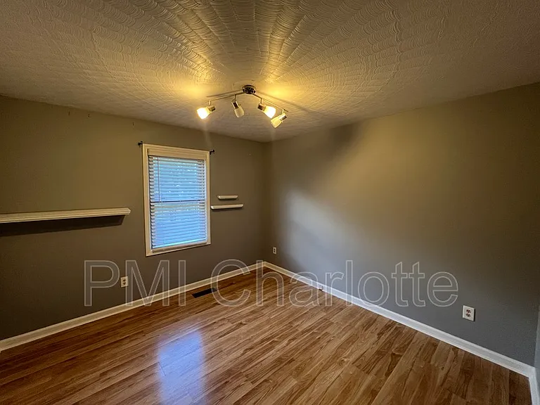 1784 Ashley St — Photo 18