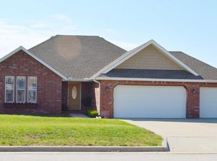 209 N Sparrow Ln, Willard, MO 65781