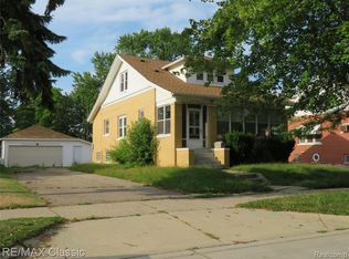 18731 Common Rd, Roseville, MI 48066