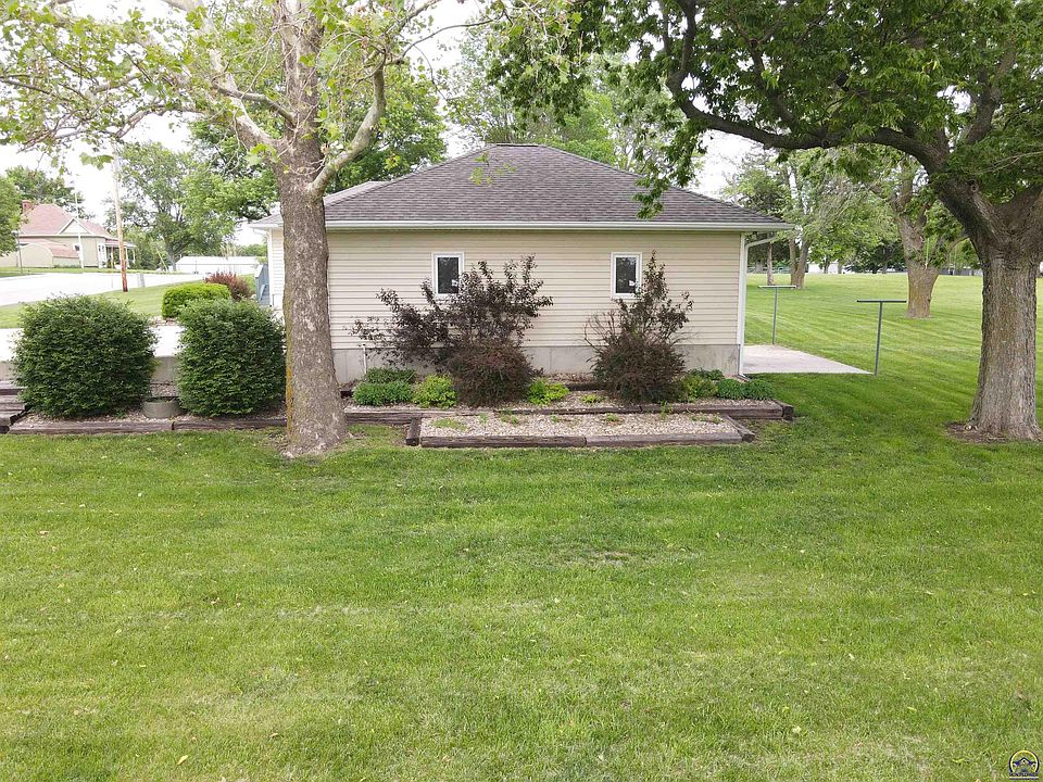 401 Prairie St, Axtell, KS 66403 Zillow