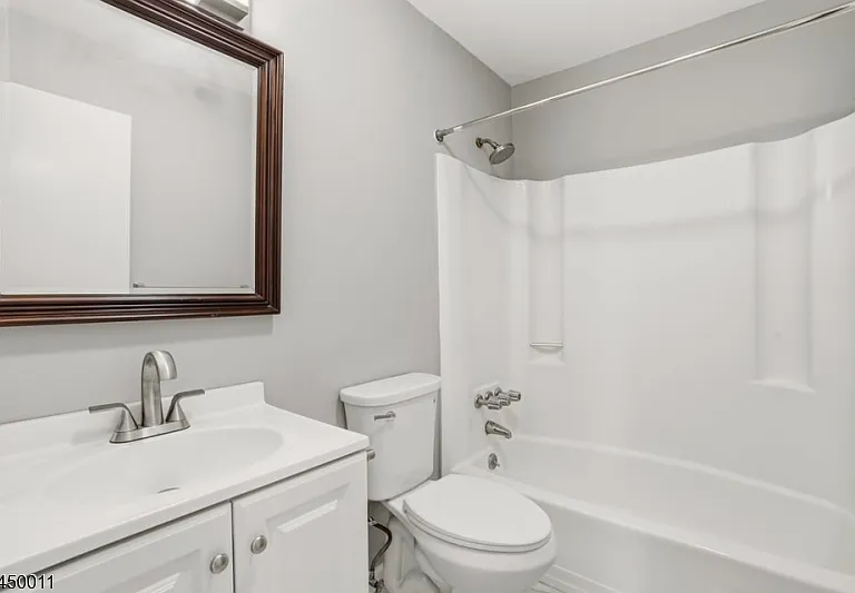 733 Belleville Ave #C11 — Photo 7