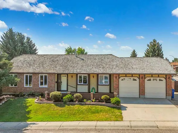 5 S Ross View Bay SE, Medicine Hat, AB T1B 3H9