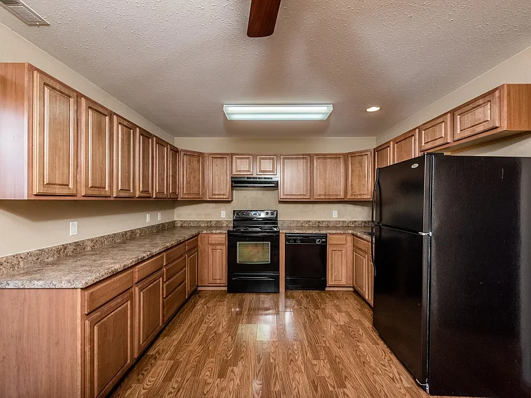 Crown Pointe — Photo 6