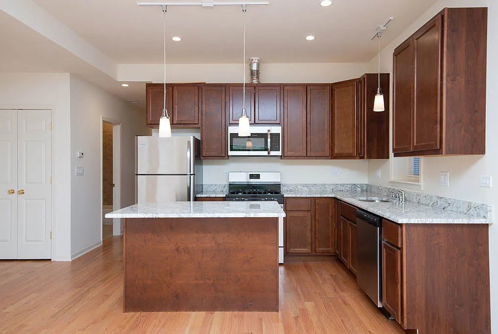 2 bed, 1800 sqft, $3,500 — Photo 2