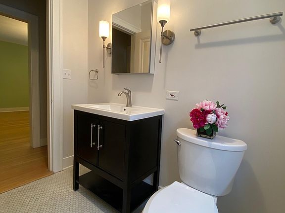 2nd image of 5710 N Washtenaw Ave #2