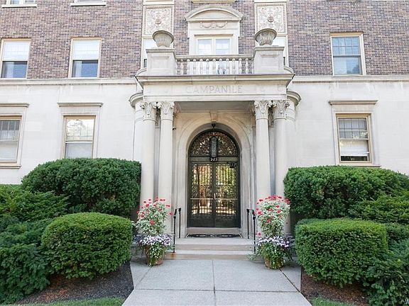 2nd image of 925 Delaware Ave #10-C
