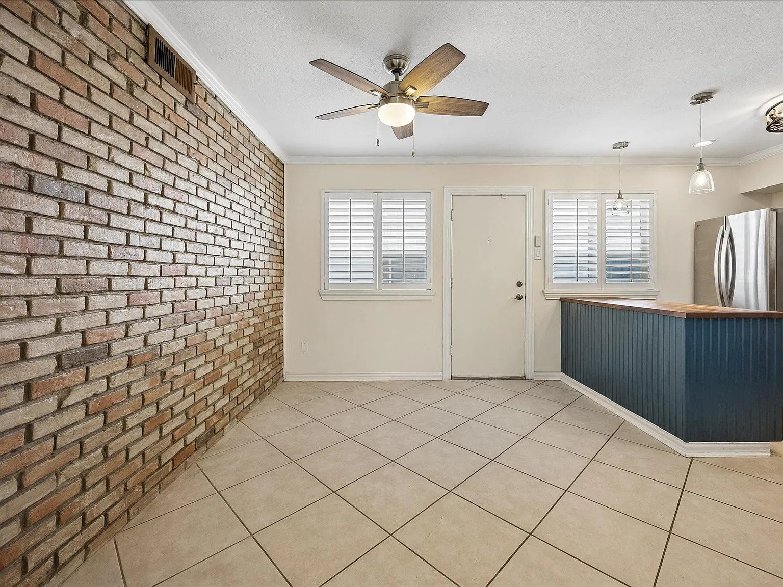 2 bed, 1.5 bath, 1068 sqft, $1,700 — Photo 3
