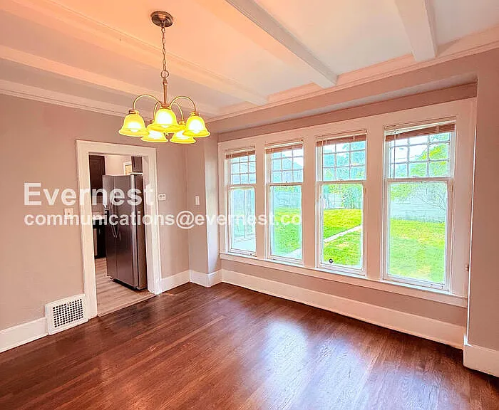 2047 Seward Ave — Photo 9