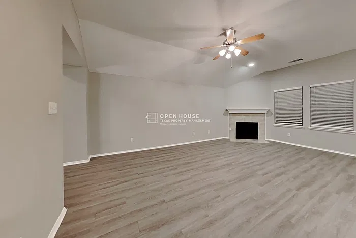 3 bed, 2.0 bath, 1778 sqft, $2,150 — Photo 4