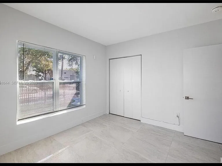 529 NW 42nd St — Photo 28