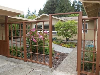 4th image of 10017 Windward Dr NW