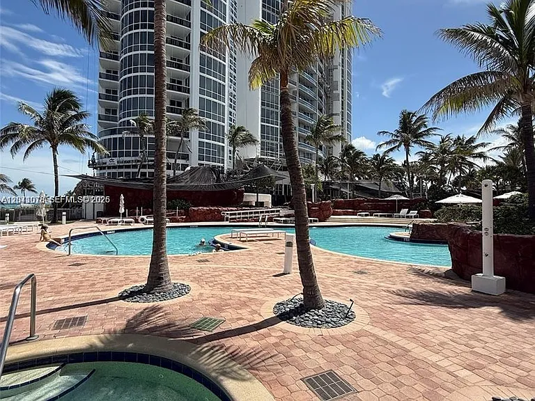 18201 E Collins Ave #5009 — Photo 24