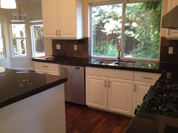 4th image of 34 W Riverwood Dr