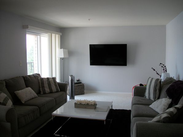12050 15th Ave NE APT 405
