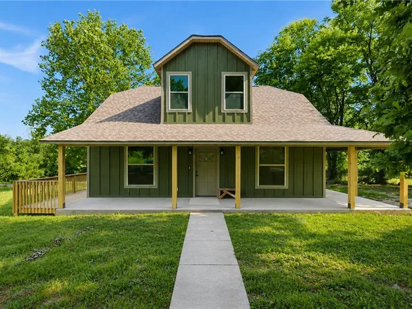 308 Flickinger St, Sulphur Springs, AR 72768