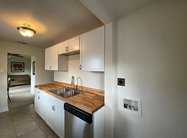 4905 Penrose Ave — Photo 5