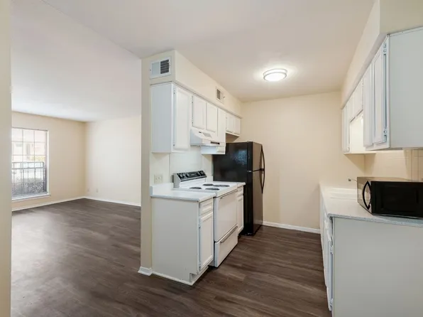 305 W Woodlawn Ave, San Antonio, TX