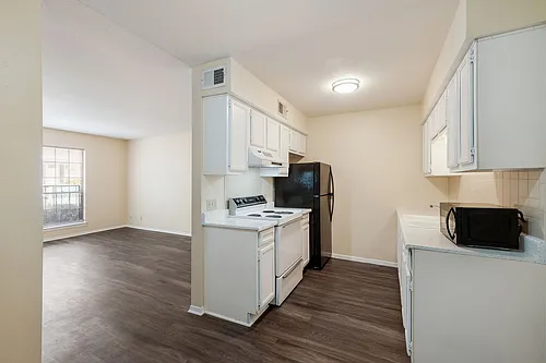 305 W Woodlawn Ave Photo 1