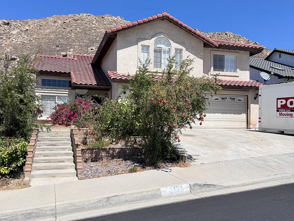 22122 Naples Dr