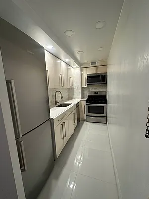 Rented by AZ REALTY NYC LLC | media 26