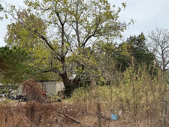 4th image of Oaks Dr
