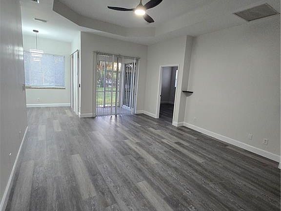 3rd image of 11285 La Coruna LN